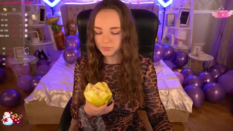 Snapshot of foxyshyyy chatting on January 12, 2025, 9:51 am Inna online show from January 12, 2025, 9:51 am