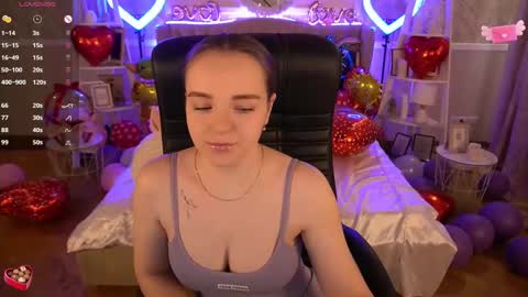 Snapshot of foxyshyyy chatting on February 20, 2025, 12:47 pm Inna online show from February 20, 2025, 12:47 pm