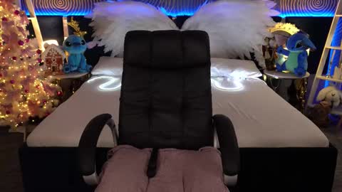 Snapshot of foxyshyyy chatting on January 8, 2026, 6:59 am Inna online show from January 8, 2026, 6:59 am