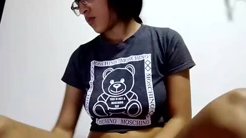 Snapshot of fragmented_girl_18 chatting on February 28, 2025, 5:04 am Sofa online show from February 28, 2025, 5:04 am