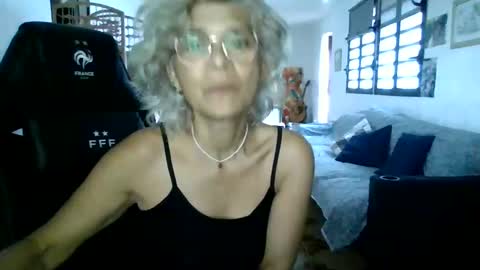 francelune online show from January 17, 2025, 1:13 pm