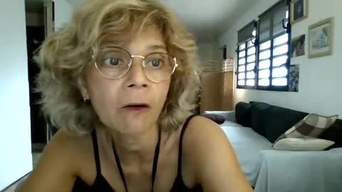 francelune online show from February 21, 2025, 1:55 pm