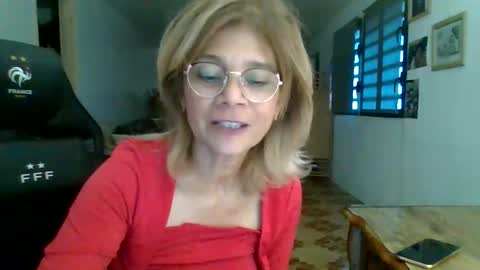 francelune online show from October 10, 2025, 1:21 pm