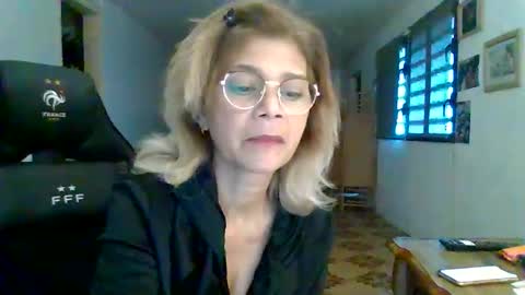 francelune online show from October 13, 2025, 1:22 pm