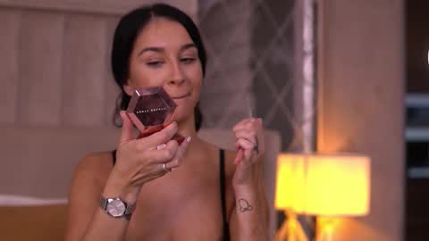 francescadante online show from November 9, 2025, 5:50 am