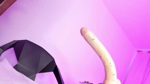 Snapshot of francescasuzett_ chatting on March 1, 2026, 11:01 am francesca online show from March 1, 2026, 11:01 am