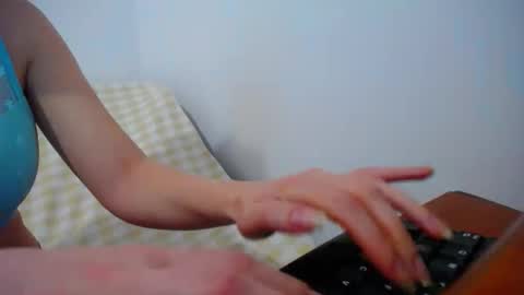 Snapshot of franceskcaa chatting on March 19, 2026, 5:39 pm franceskcaa online show from March 19, 2026, 5:39 pm