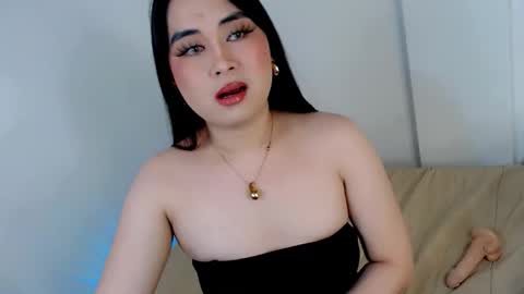 LOVE online show from October 24, 2025, 8:33 am