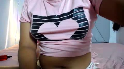 francihot4 online show from November 7, 2025, 3:17 am