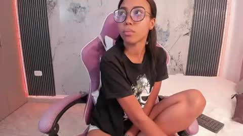 Snapshot of francis_leams chatting on June 27, 2026, 7:30 pm Laura online show from June 27, 2026, 7:30 pm