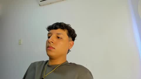 Snapshot of frank_castiglioni chatting on March 1, 2025, 5:05 pm Castiglioni online show from March 1, 2025, 5:05 pm