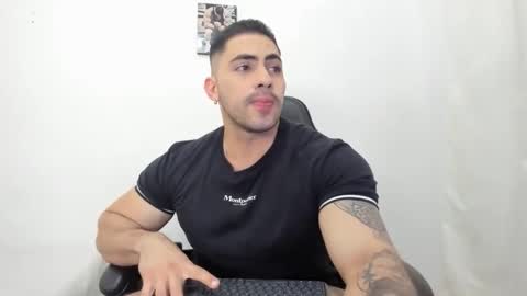 frank_foxx1 online show from February 9, 2026, 3:21 am