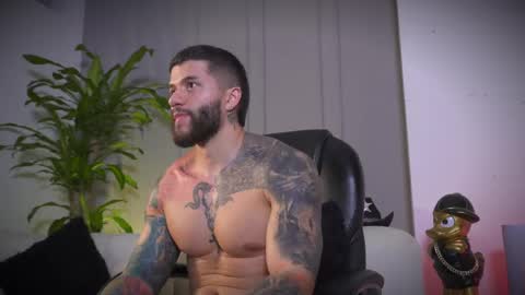 Snapshot of frankfarrellx chatting on May 1, 2026, 5:50 pm Frank Farrell. Hey remember to give me a thumbs up Ty online show from May 1, 2026, 5:50 pm