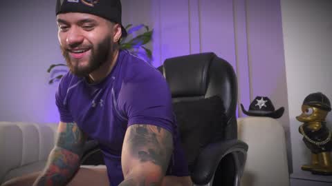 Snapshot of frankfarrellx chatting on May 15, 2026, 8:27 pm Frank Farrell. Hey remember to give me a thumbs up Ty online show from May 15, 2026, 8:27 pm