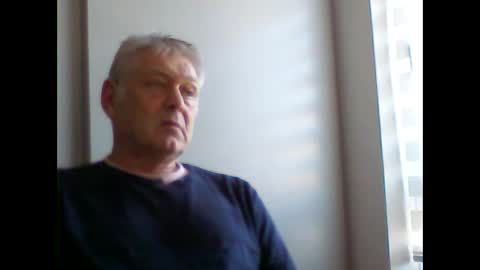 frannkboy61 online show from April 22, 2026, 4:08 pm