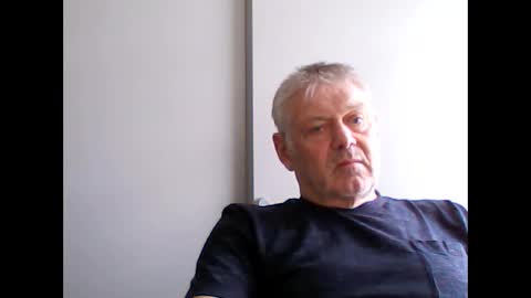 frannkboy61 online show from May 9, 2026, 9:14 am