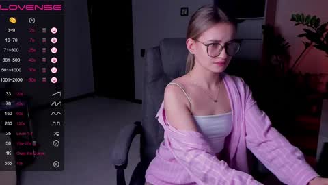 Snapshot of frannpalmer chatting on February 18, 2025, 7:30 pm Frann online show from February 18, 2025, 7:30 pm