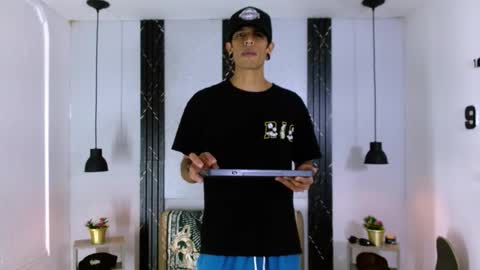 Snapshot of franvill_trato chatting on February 25, 2026, 7:45 pm Franvill trato online show from February 25, 2026, 7:45 pm