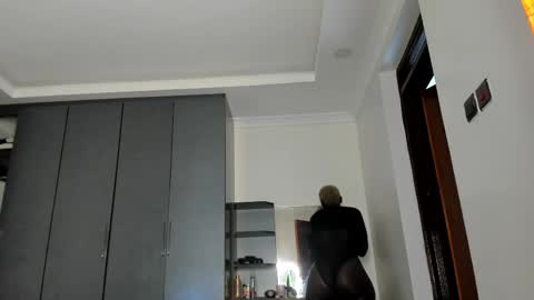 Snapshot of freaky_kandy chatting on April 4, 2026, 8:34 am Kandy online show from April 4, 2026, 8:34 am