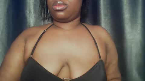 Snapshot of freaky_slut5 chatting on April 12, 2026, 4:06 am freaky slut5 online show from April 12, 2026, 4:06 am