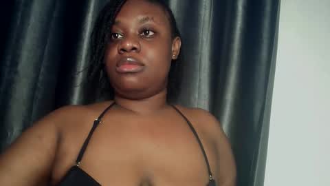 Snapshot of freaky_slut5 chatting on April 13, 2026, 4:07 am freaky slut5 online show from April 13, 2026, 4:07 am