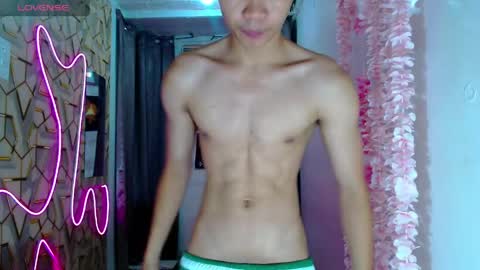 Snapshot of freakymarkxxx chatting on May 21, 2026, 9:05 am Mark online show from May 21, 2026, 9:05 am