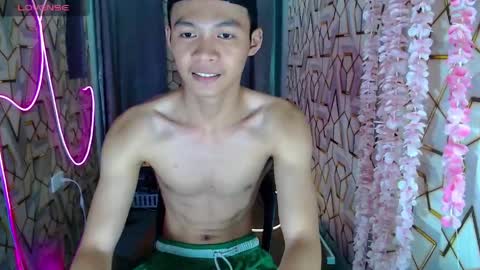 Snapshot of freakymarkxxx chatting on May 24, 2026, 12:10 pm Mark online show from May 24, 2026, 12:10 pm