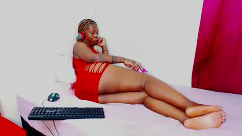 FreakyScarlet00 online show from October 14, 2025, 6:09 pm