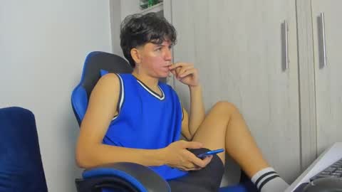 fredd_cs online show from November 7, 2025, 7:03 pm