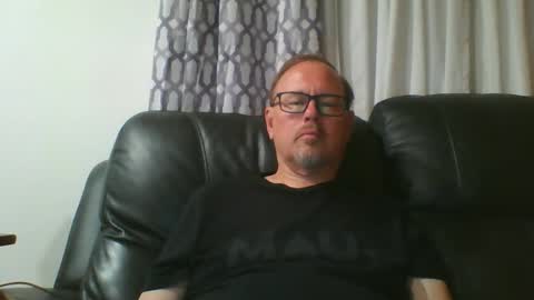 Snapshot of freddieknuck chatting on April 14, 2026, 6:08 am Just Fred online show from April 14, 2026, 6:08 am