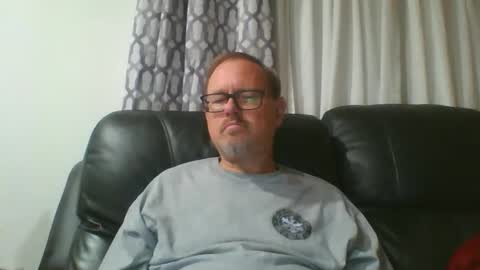 Snapshot of freddieknuck chatting on May 1, 2026, 6:18 am Just Fred online show from May 1, 2026, 6:18 am