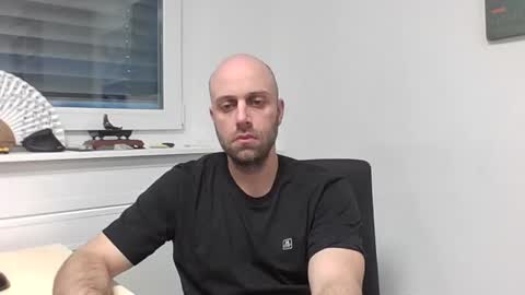 freddow online show from November 5, 2025, 3:34 pm