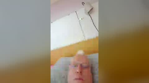 freddybear196258 online show from June 26, 2026, 9:46 am