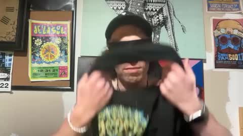 Snapshot of freeyourmind247 chatting on January 4, 2025, 12:16 pm freeyourmind247 online show from January 4, 2025, 12:16 pm