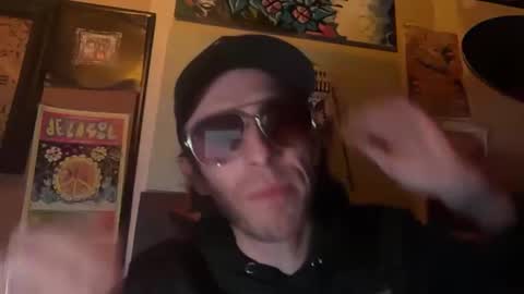 Snapshot of freeyourmind247 chatting on January 6, 2025, 1:52 pm freeyourmind247 online show from January 6, 2025, 1:52 pm