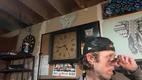 Snapshot of freeyourmind247 chatting on January 12, 2025, 9:19 am freeyourmind247 online show from January 12, 2025, 9:19 am