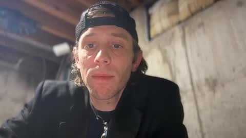 Snapshot of freeyourmind247 chatting on January 22, 2025, 12:17 pm freeyourmind247 online show from January 22, 2025, 12:17 pm