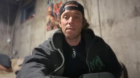 Snapshot of freeyourmind247 chatting on January 23, 2025, 1:35 pm freeyourmind247 online show from January 23, 2025, 1:35 pm