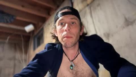 Snapshot of freeyourmind247 chatting on January 24, 2025, 8:55 am freeyourmind247 online show from January 24, 2025, 8:55 am