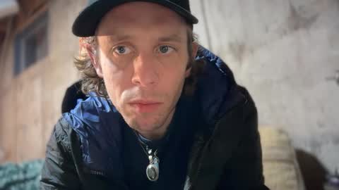 Snapshot of freeyourmind247 chatting on January 24, 2025, 12:52 pm freeyourmind247 online show from January 24, 2025, 12:52 pm