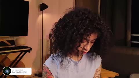 Snapshot of fresatanica chatting on February 12, 2025, 2:35 am Vale online show from February 12, 2025, 2:35 am