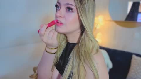 fresita_pink_ online show from March 18, 2026, 9:40 pm