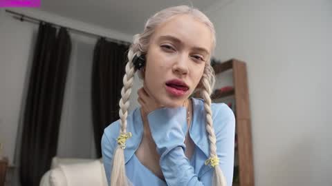 Freya online show from April 5, 2026, 7:33 pm