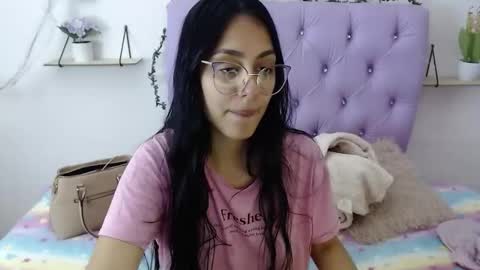 Freyja online show from November 5, 2025, 2:44 am