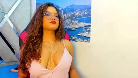 Snapshot of frezzita_ chatting on October 3, 2025, 7:55 pm Frezzita online show from October 3, 2025, 7:55 pm