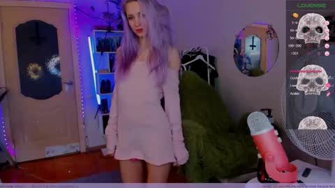 Frida A boost to fortune for the one who gives a thumbs up and a bonus lucky for those who support me by joining the fanclub online show from November 10, 2025, 9:25 pm