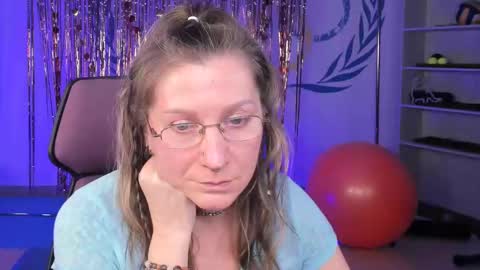 Snapshot of fridatander chatting on February 24, 2025, 3:20 pm Frida Tander online show from February 24, 2025, 3:20 pm