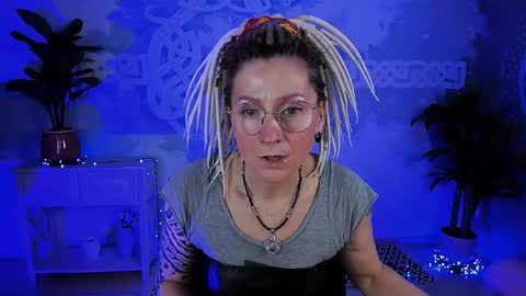 Frida Tander online show from April 14, 2026, 5:24 am