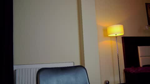 Snapshot of friend123211 chatting on March 11, 2025, 3:16 am Viktor online show from March 11, 2025, 3:16 am