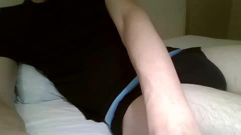 friendly_frank_18 online show from April 1, 2026, 8:28 pm